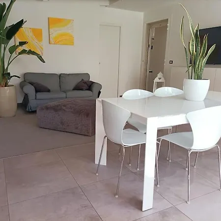 Apartment Fronte Mare Con Giardino *